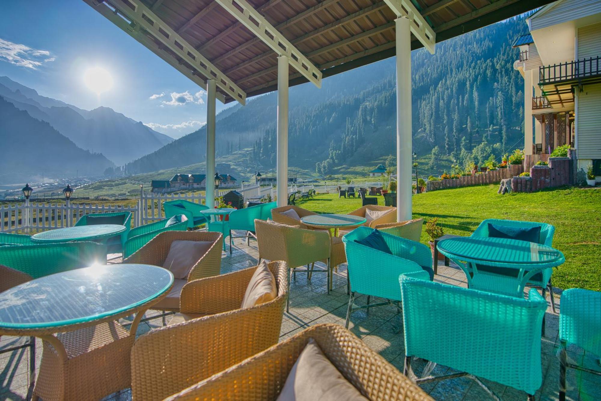 Golden Meadows Hotels & Resorts Sonāmarg Екстериор снимка
