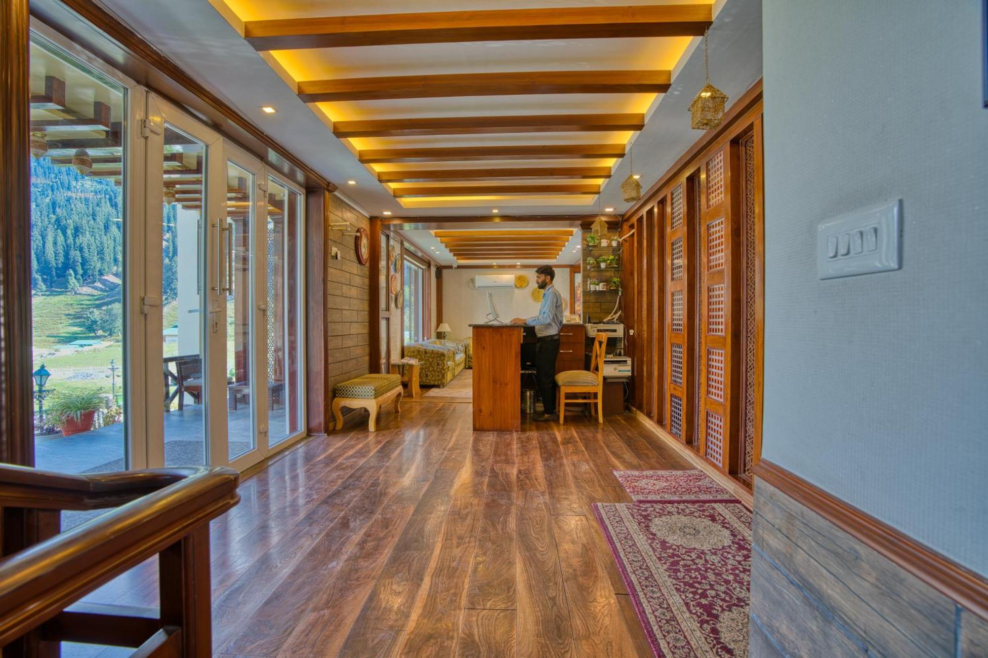 Golden Meadows Hotels & Resorts Sonāmarg Екстериор снимка