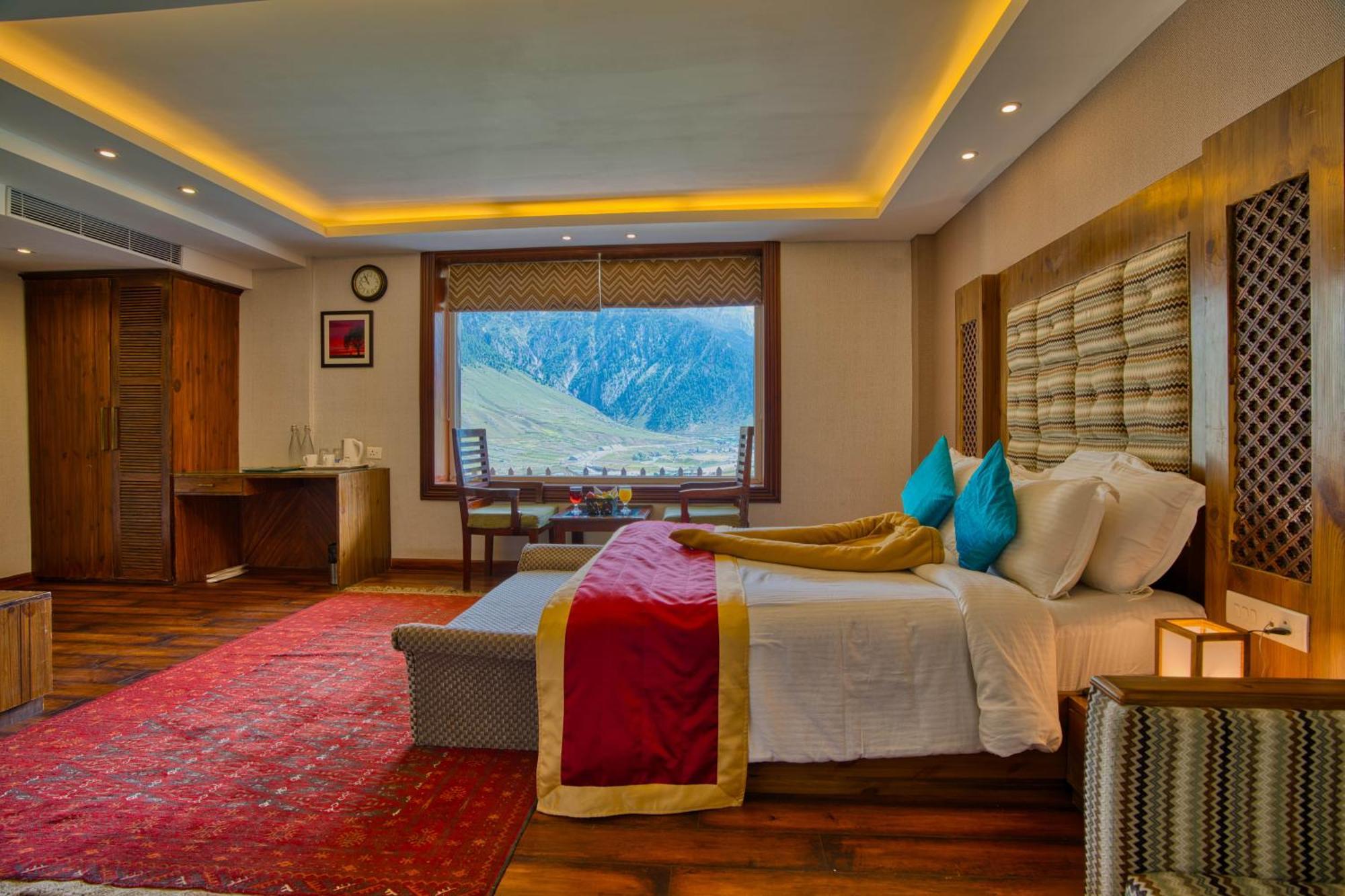 Golden Meadows Hotels & Resorts Sonāmarg Екстериор снимка
